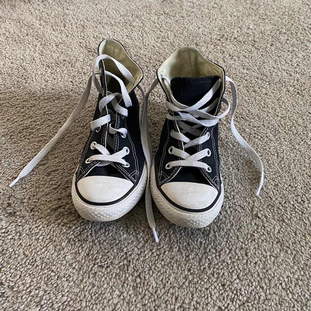 Size 12 Y Converse Hightops